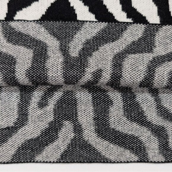 T Tahari Zebra Print Sleeveless Sweater Mock Neck Top Edgy Mob Wife - Picture 4 of 8